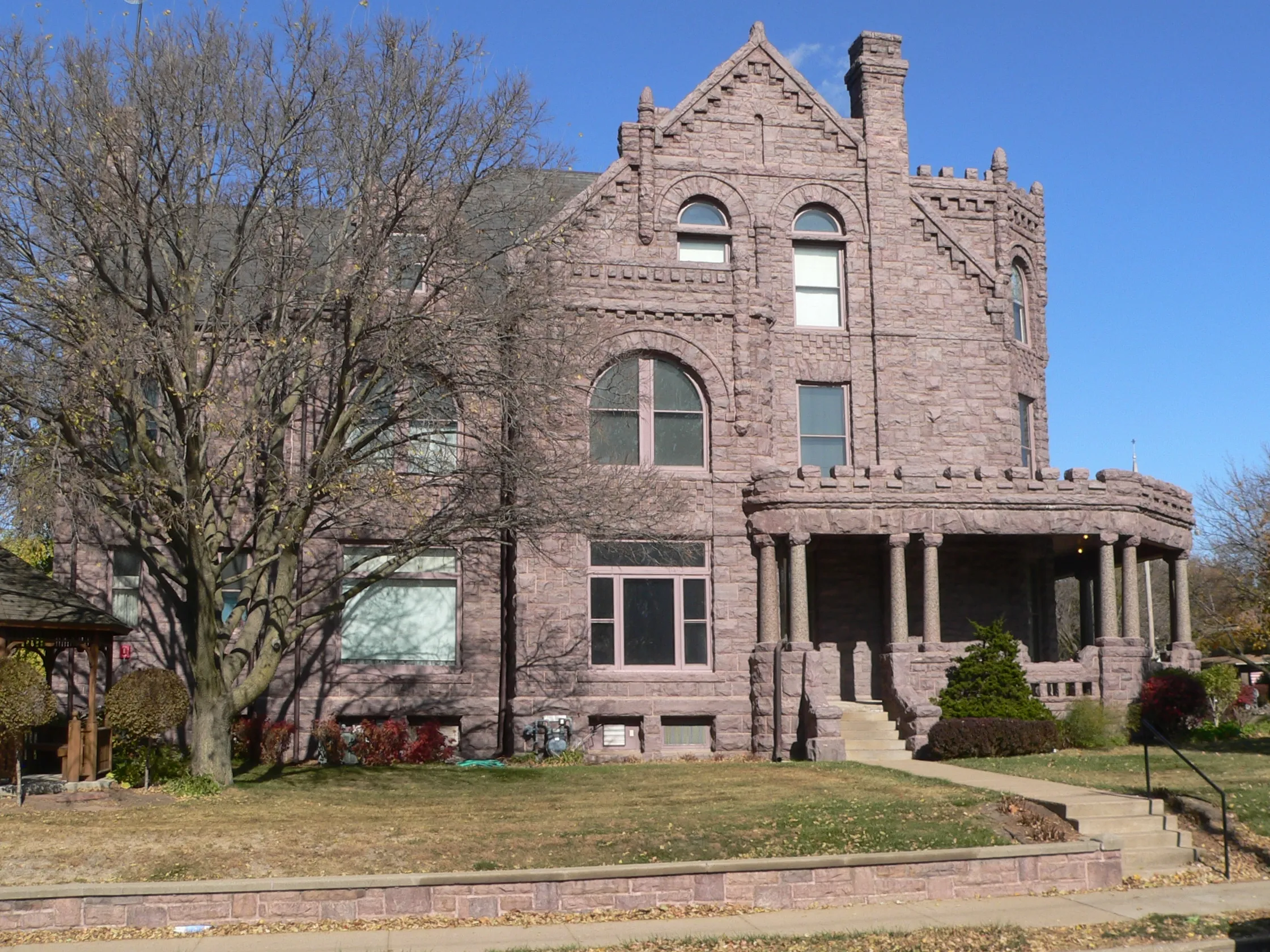 Peirce Mansion